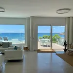 Вилла Del Mar Lanzarote - Luxury Beachhouse Арресифе