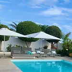 Вилла Del Mar Lanzarote - Luxury Beachhouse Арресифе